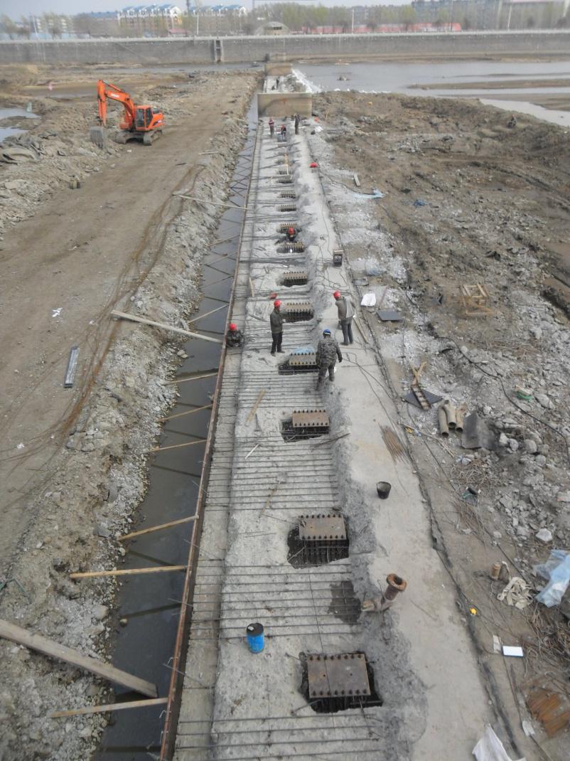 北京中水科科贸分公司工程师正在抓紧建设合页坝